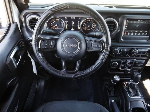 Used 2021 Jeep Gladiator Sport AWD/4WD image 17