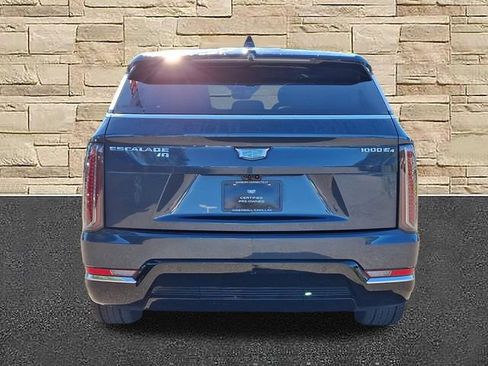 Used 2025 Cadillac Escalade IQ Luxury 2 AWD/4WD image 3