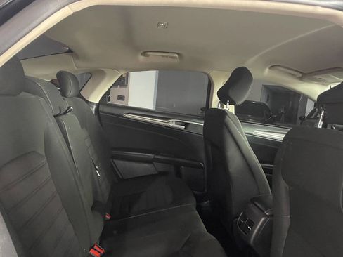 Used 2020 Ford Fusion SE image 22