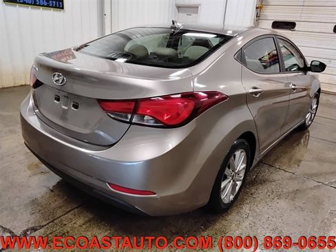 Used 2016 Hyundai Elantra SE w/ Option Group 02 image 3