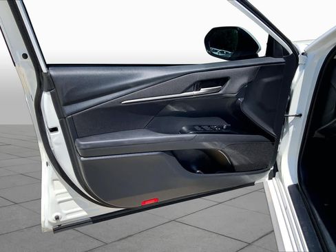 Used 2025 Toyota Camry LE FWD image 41