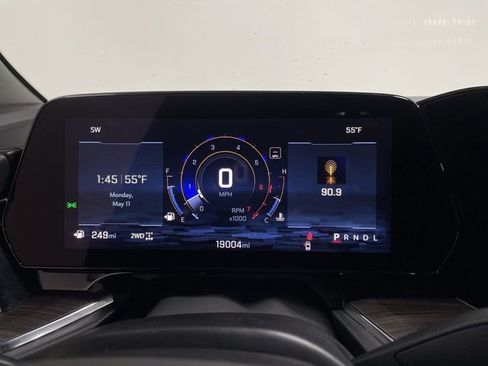 Used 2025 Chevrolet Suburban Z71 AWD/4WD image 15
