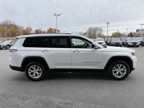 Used 2023 Jeep Grand Cherokee L Limited image 8