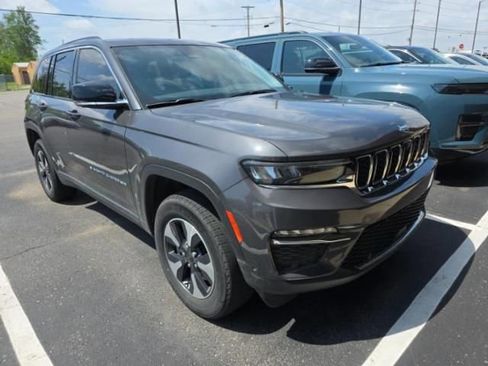 Used 2023 Jeep Grand Cherokee 4WD 4xe w/ Luxury Tech Group II image 2