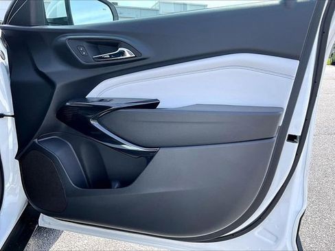 New 2026 Chevrolet Trax LT w/ Driver Confidence Package FWD image 29