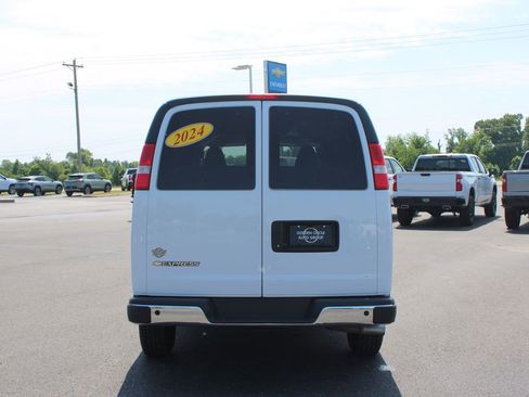 Used 2024 Chevrolet Express 3500 LT w/ LT Preferred Equipment Group RWD image 8
