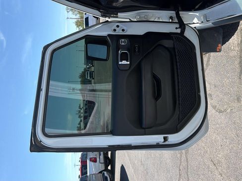Used 2021 Jeep Gladiator Mojave AWD/4WD image 32
