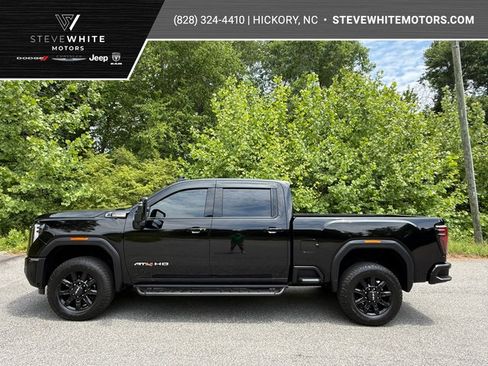 Used 2025 GMC Sierra 2500 AT4 AWD/4WD image 1