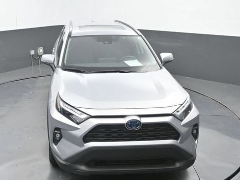 Used 2022 Toyota RAV4 XLE Premium AWD/4WD image 31