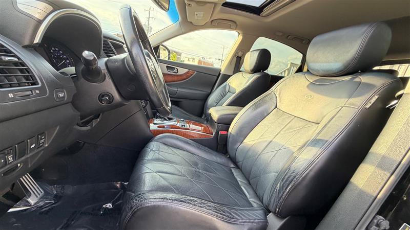 Used 2014 INFINITI QX70 2WD w/ Premium Package image 24