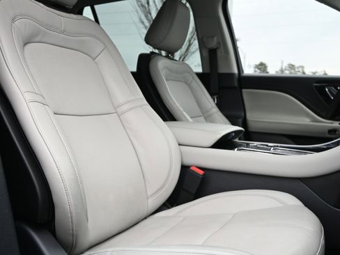 Used 2025 Lincoln Aviator Reserve w/ Jet Appearance Package image 34