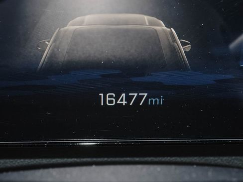 Used 2024 Chevrolet Traverse LS AWD/4WD image 11