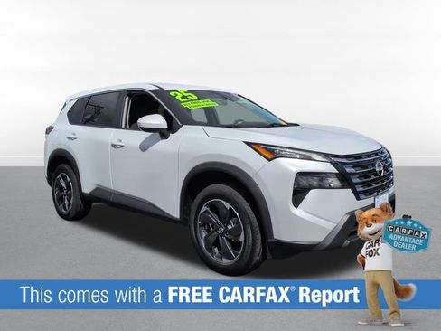 Used 2025 Nissan Rogue SV AWD/4WD image 2