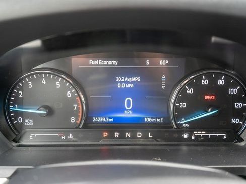 Used 2023 Ford Explorer XLT AWD/4WD image 21