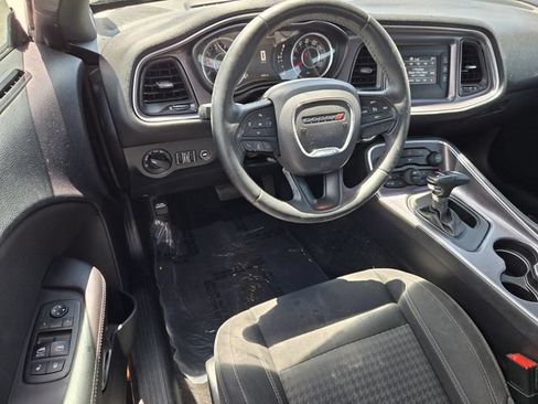 Used 2015 Dodge Challenger SXT RWD image 12