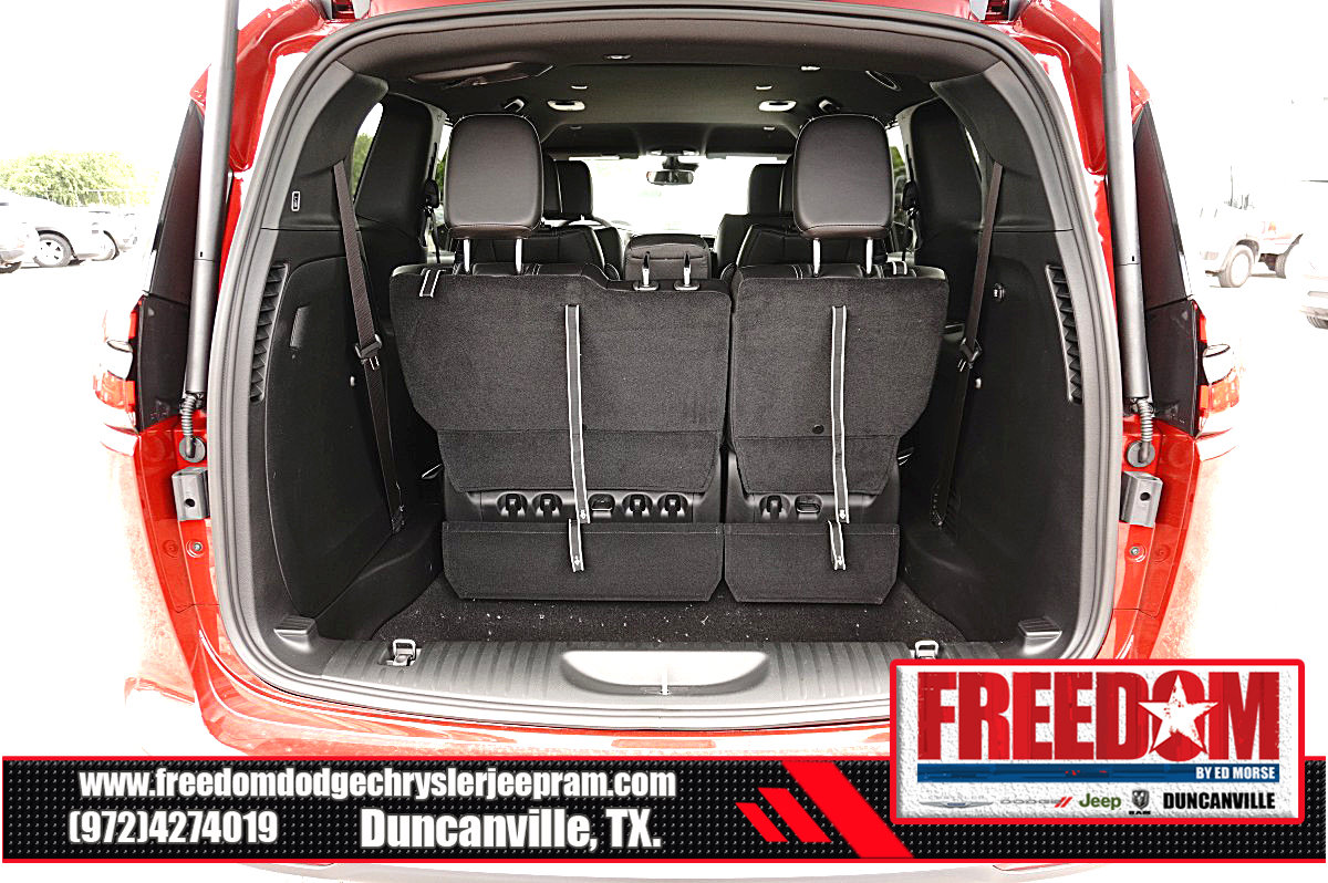 New 2027 Chrysler Pacifica Select FWD image 45