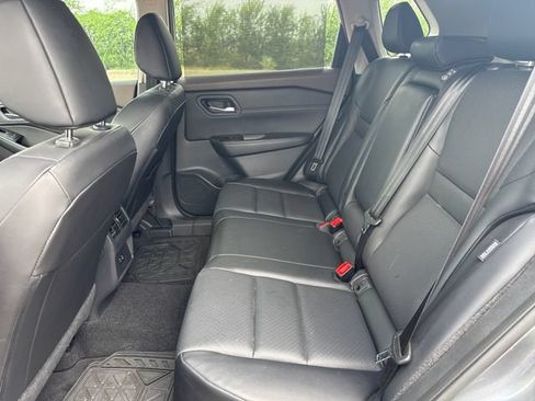 Certified 2023 Nissan Rogue SV w/ SV Premium B Package FWD image 11