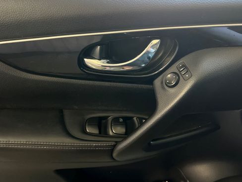 Used 2017 Nissan Rogue Sport SL FWD image 15