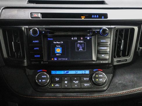 Certified 2018 Toyota RAV4 SE FWD image 17