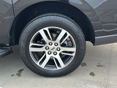 Used 2024 Ford Expedition Max Limited image 18