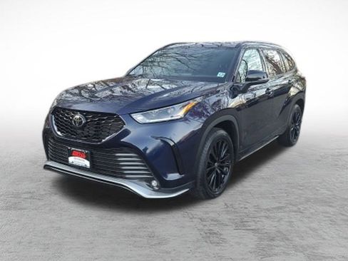 Certified 2024 Toyota Highlander XSE image 34