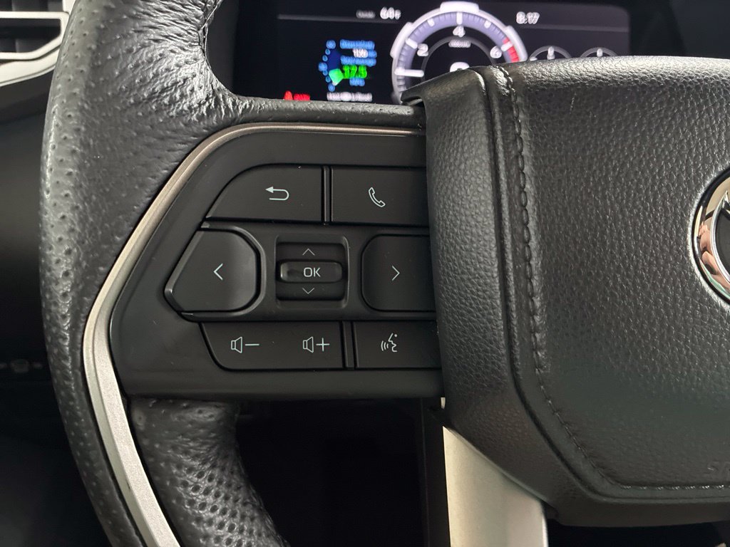 Certified 2025 Toyota Sequoia Limited w/ Tow Technology Package AWD/4WD image 32