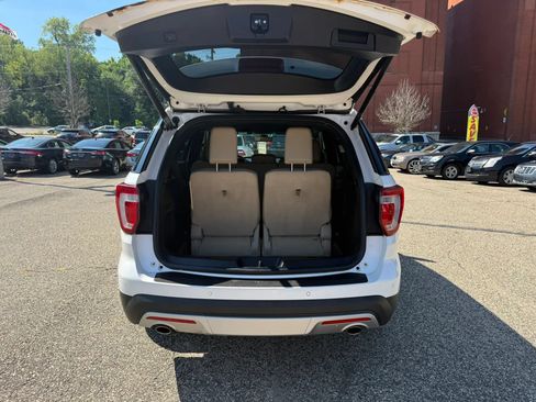 Used 2016 Ford Explorer Limited w/ Equipment Group 301A AWD/4WD image 10
