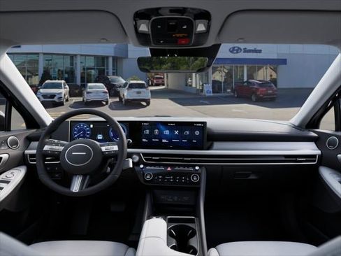 New 2025 Hyundai Sonata Limited image 11