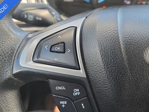 Used 2020 Ford Fusion SE FWD image 18