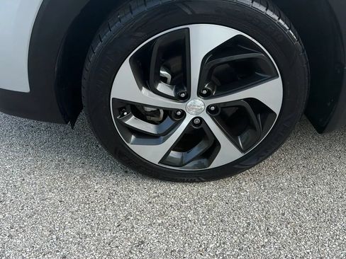 Used 2017 Hyundai Tucson Sport FWD image 9