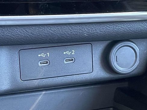 Used 2025 Nissan Rogue S image 26