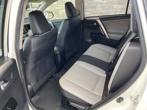 Used 2017 Toyota RAV4 Limited image 32