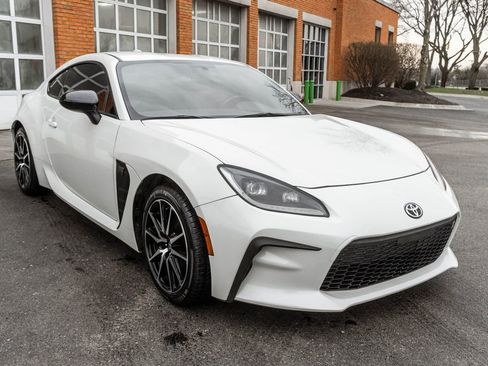 Used 2024 Toyota GR86 image 6