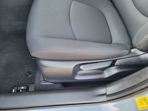 Used 2020 Toyota Corolla LE FWD image 24