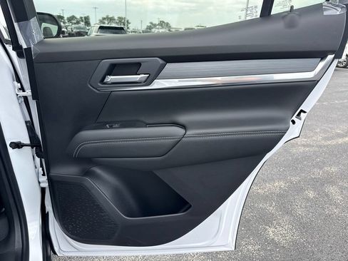 New 2027 GMC Terrain Elevation w/ Technology Package II AWD/4WD image 32