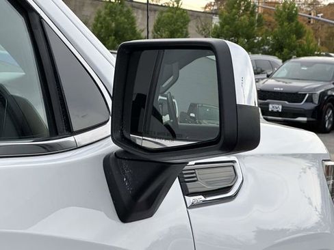 Used 2023 GMC Sierra 1500 SLE image 26