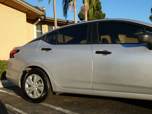 Used 2020 Nissan Versa S image 7