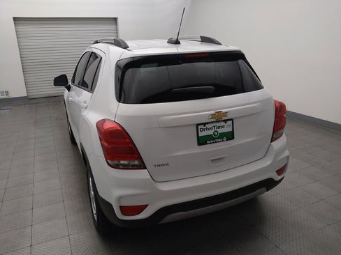 Used 2021 Chevrolet Trax LT w/ LT Convenience Package FWD image 6