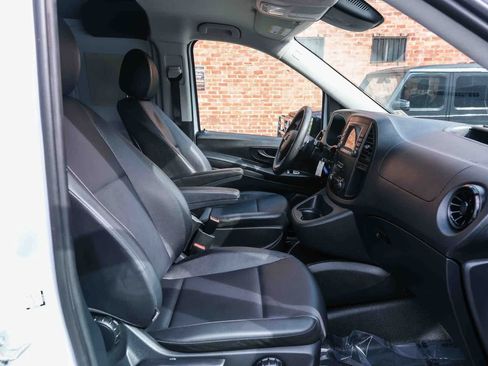 Used 2023 Mercedes-Benz Metris image 21