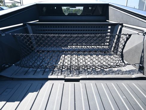 Used 2024 Tesla Cybertruck AWD Crew Cab image 31