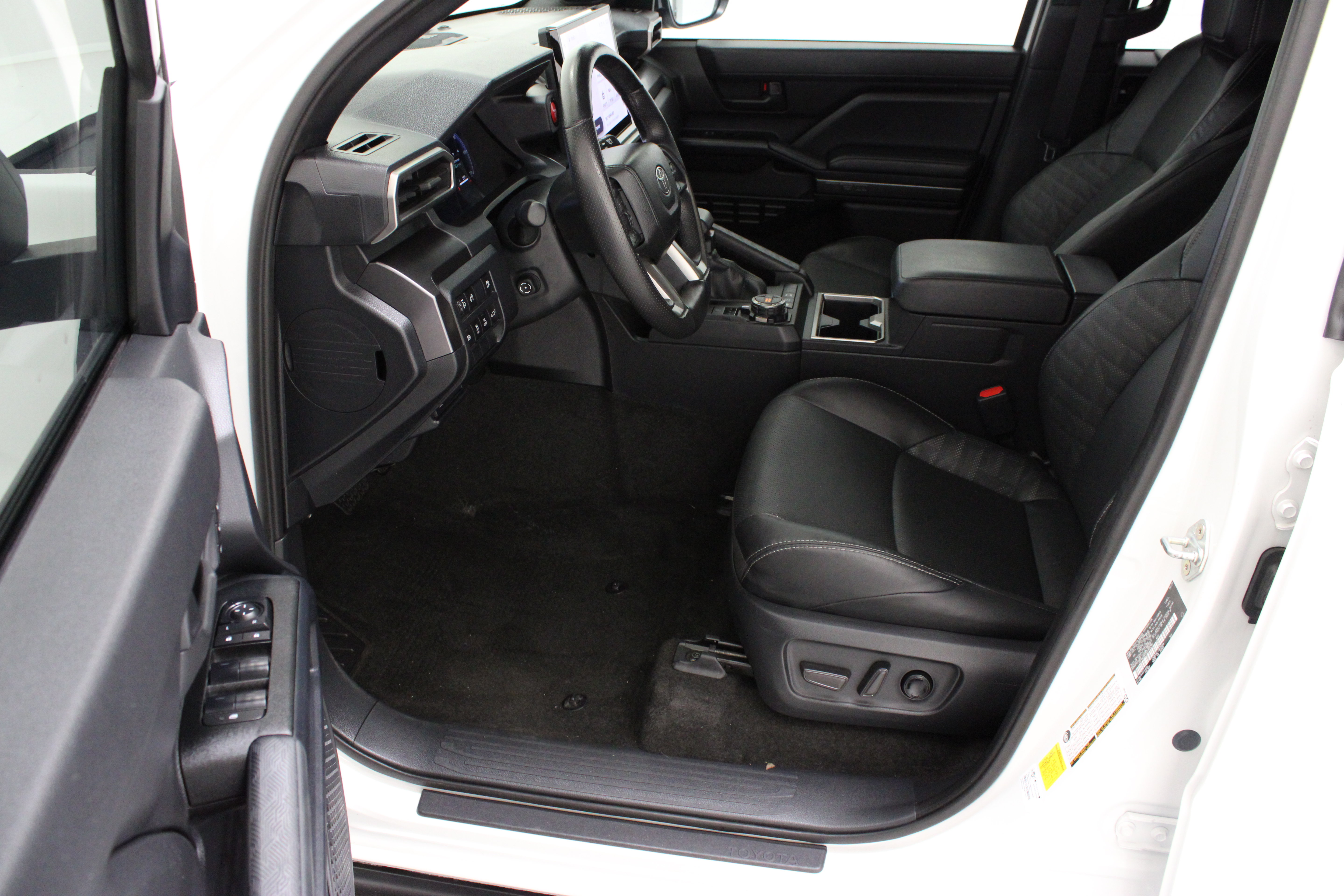 Used 2025 Toyota 4Runner TRD Off-Road Premium w/ Tow Technology Package AWD/4WD image 14