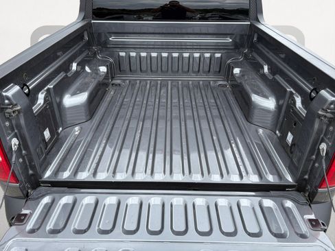 Used 2025 Ford Maverick XLT image 12