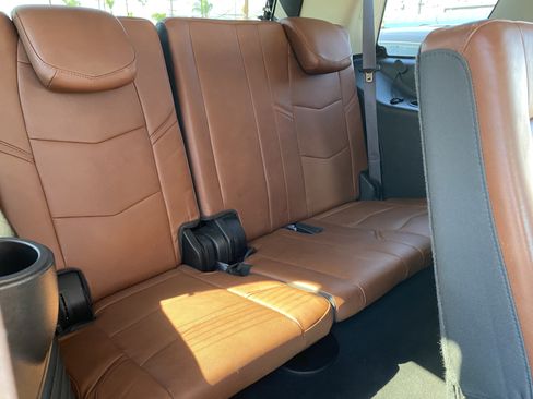 Used 2015 Cadillac Escalade Premium AWD/4WD image 18