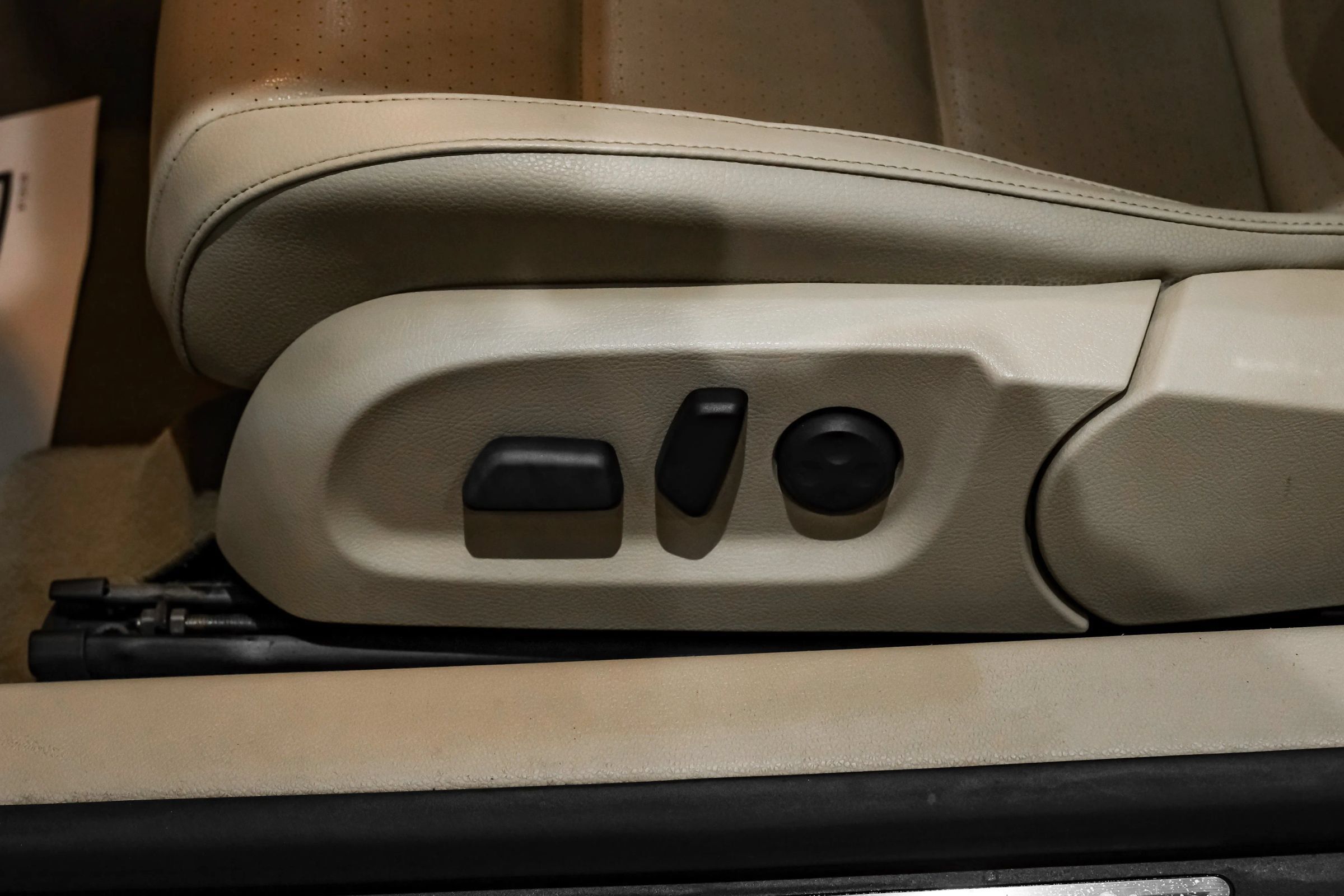 Used 2012 Volkswagen Eos Komfort FWD image 24