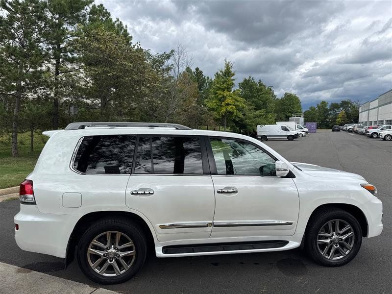 Used 2014 Lexus LX 570 4WD w/ Luxury Package image 11