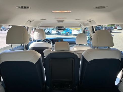 Used 2026 Kia Carnival EX FWD image 14