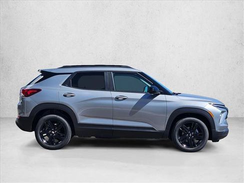 New 2026 Chevrolet TrailBlazer LT w/ Midnight Edition FWD image 5