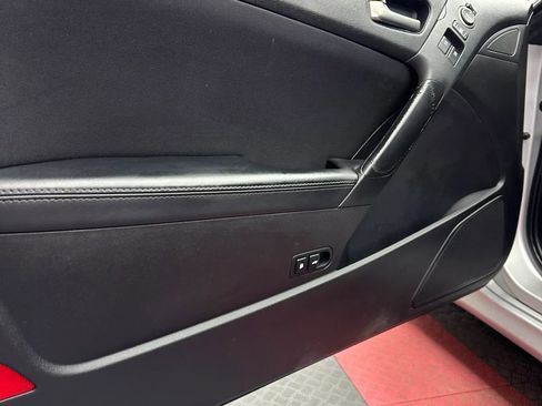 Used 2014 Hyundai Genesis 2.0T RWD image 9