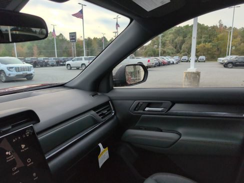 New 2026 GMC Terrain AT4 w/ LPO, Black Badging Package image 23