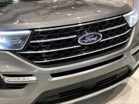 Used 2021 Ford Explorer XLT w/ Equipment Group 202A AWD/4WD image 33
